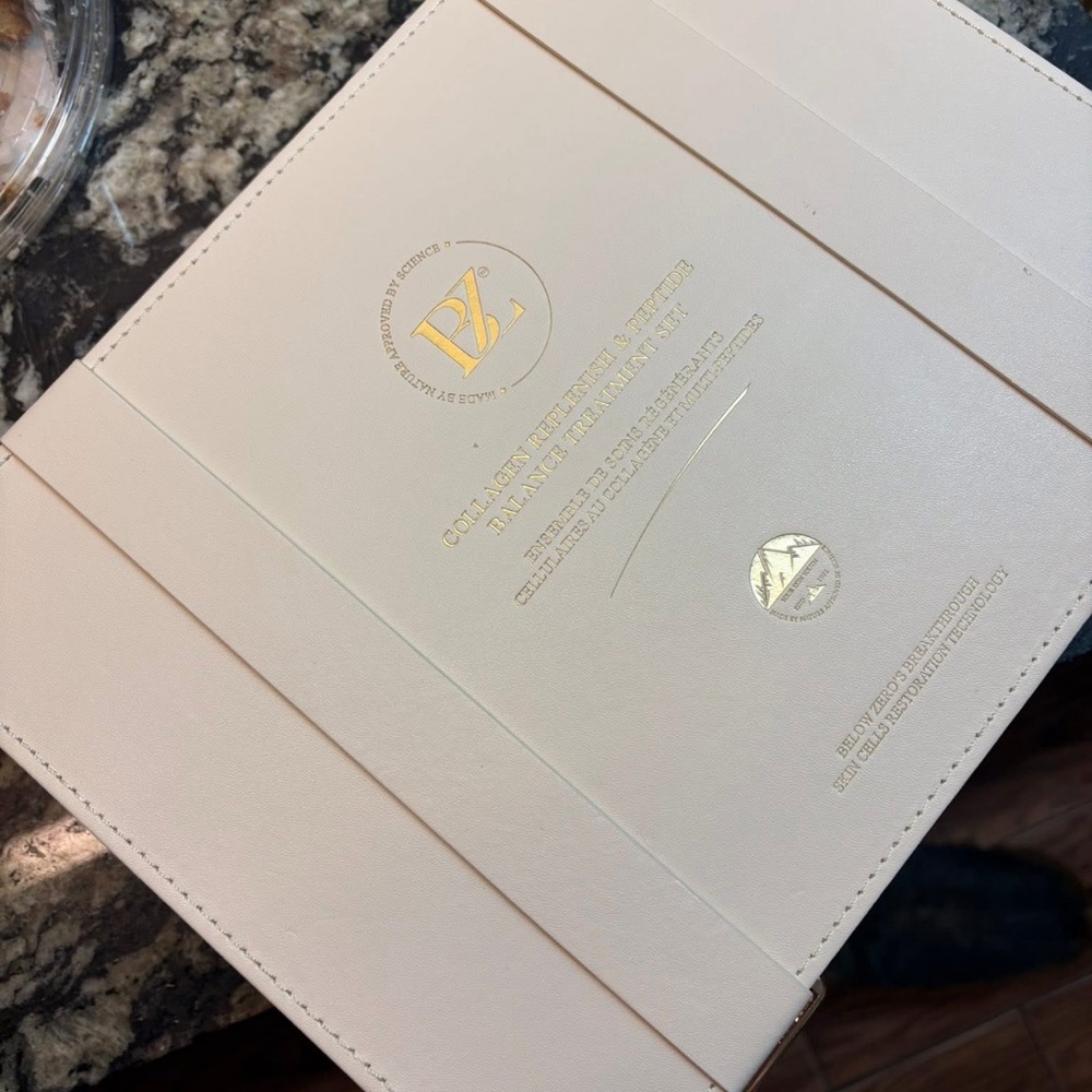 Peptide and  collagen face therapy